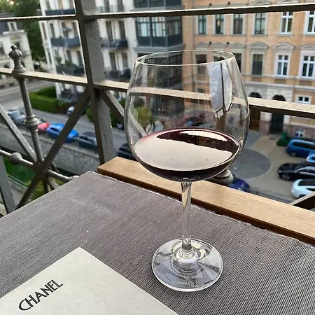 Apartment Innenstadt Refugium In Ruhiger Wasserlage+balkon *