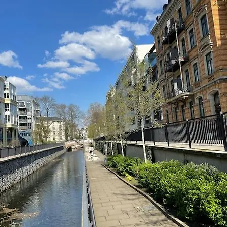 Apartment Innenstadt Refugium In Ruhiger Wasserlage+balkon *