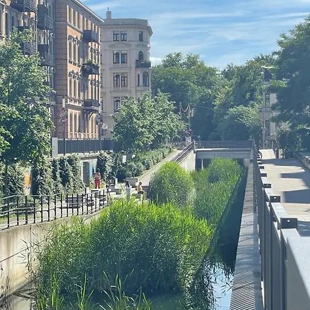 Apartment Innenstadt Refugium In Ruhiger Wasserlage+balkon *